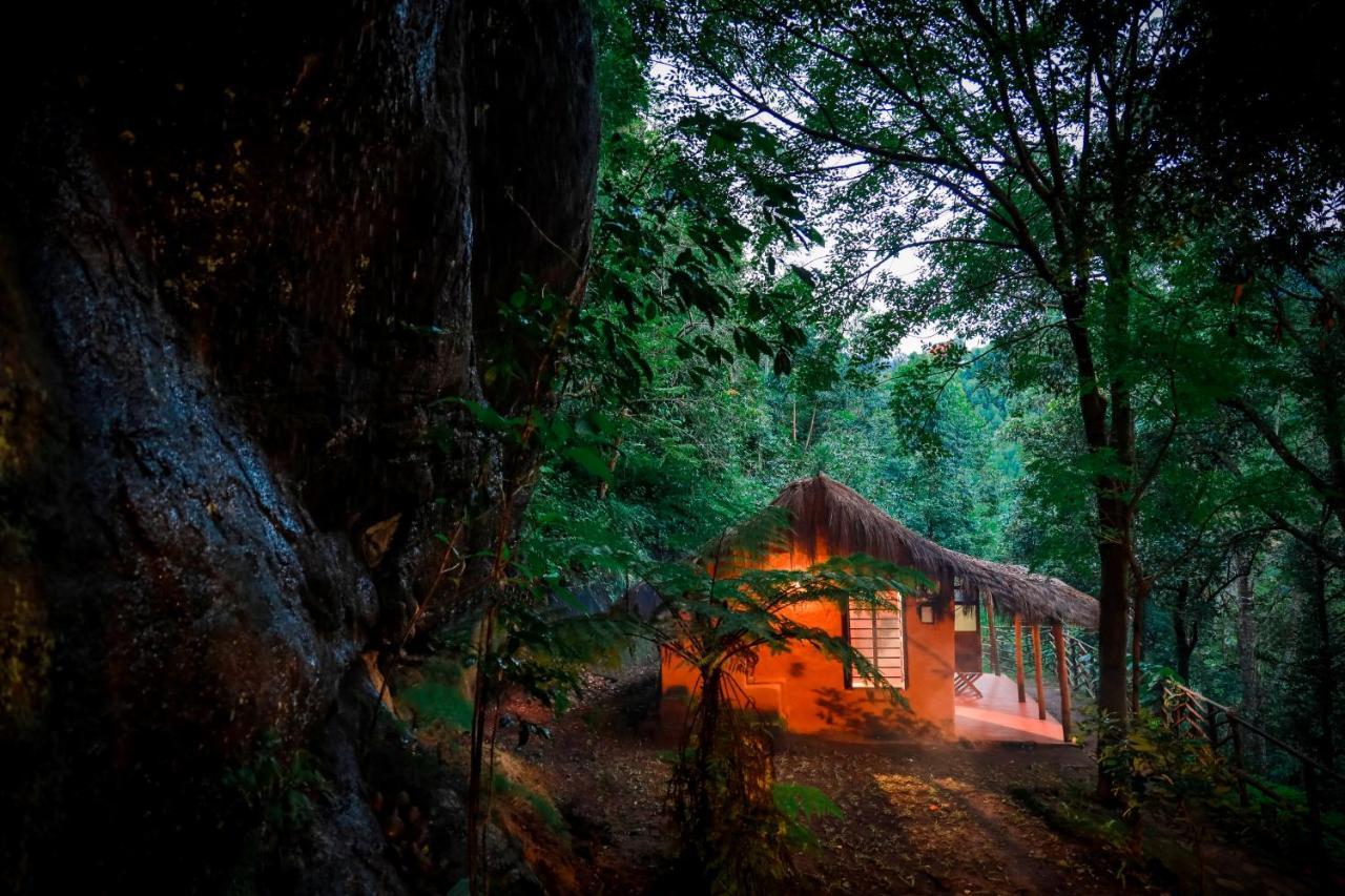Golden Fern Resort Kanthalloor Екстер'єр фото