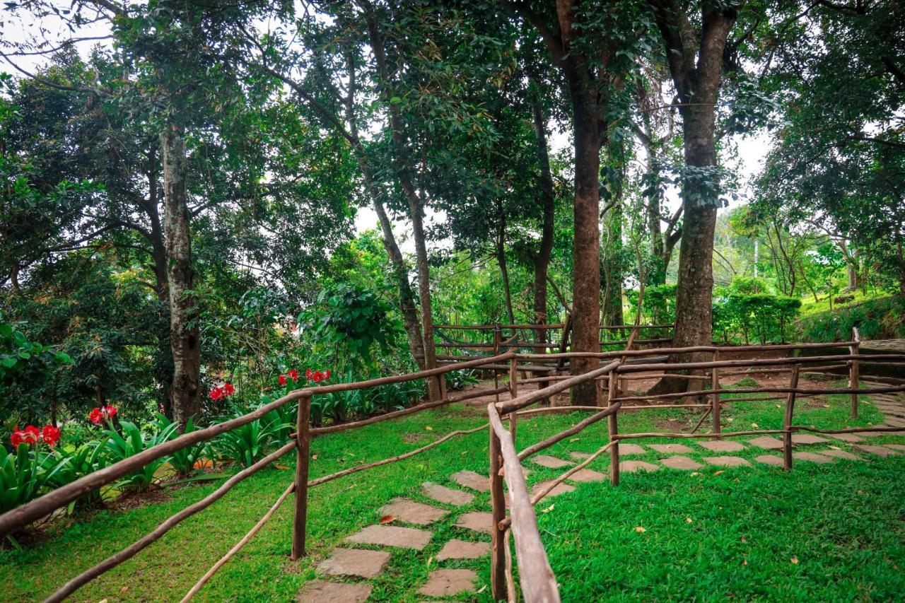 Golden Fern Resort Kanthalloor Екстер'єр фото