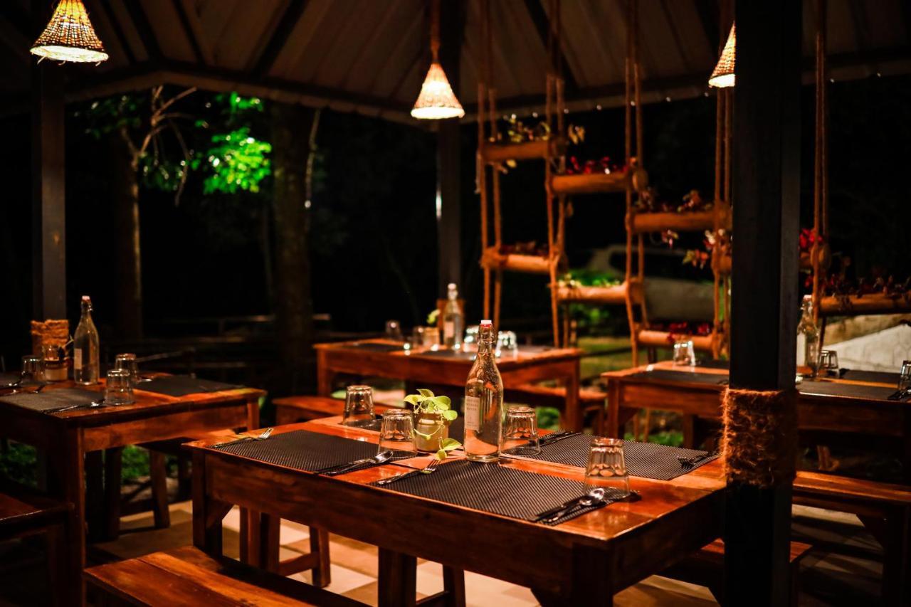 Golden Fern Resort Kanthalloor Екстер'єр фото